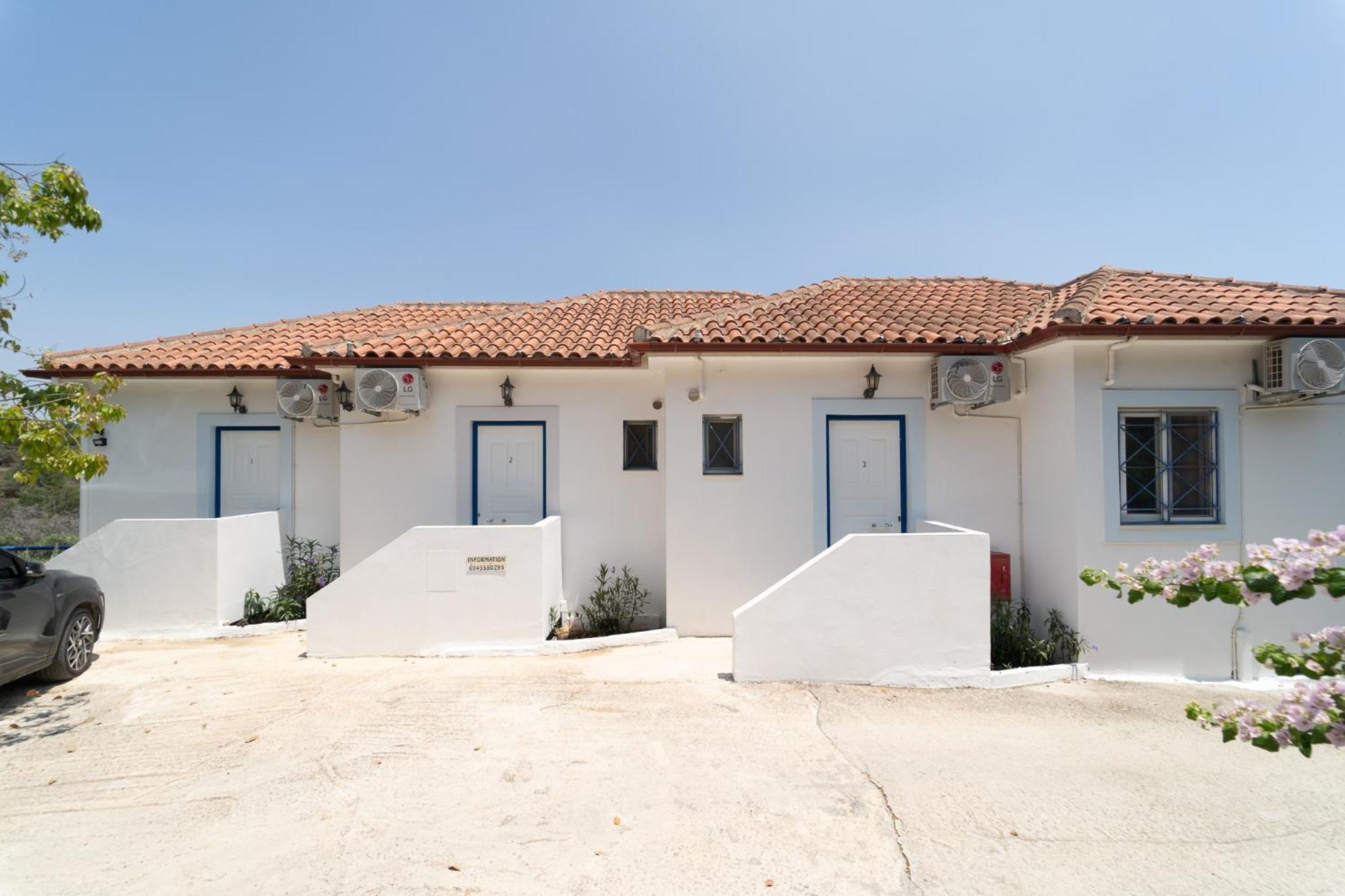 Blue Houses Maisonettes Kamária Екстериор снимка